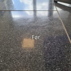 Udbedring af ridser på klinkegulv