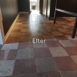 Polering af fliser på Horsens Museum efter